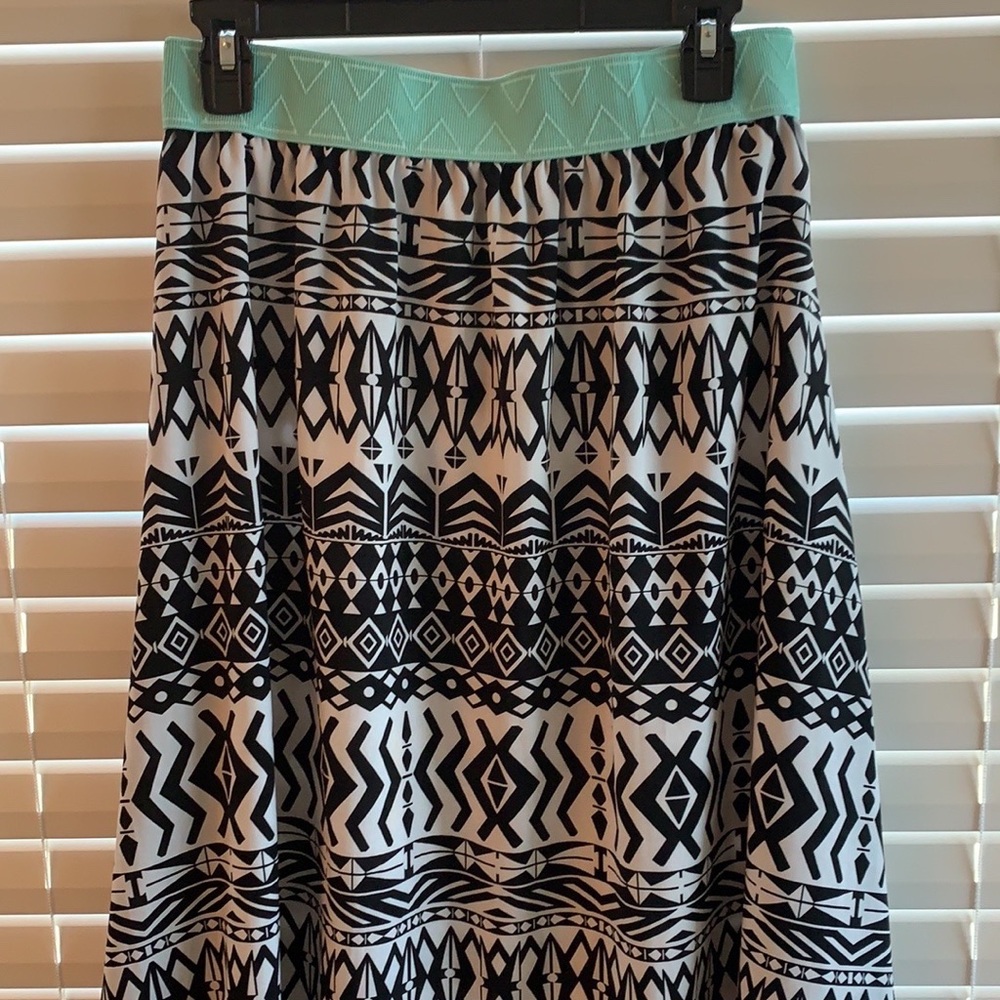 LulaRoe Lola skirt